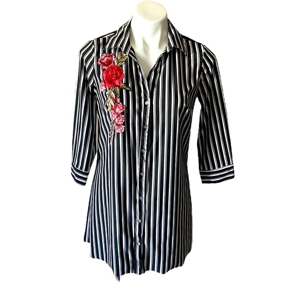 Mlle Gabrielle Tops - Mlle Gabrielle Women’s Black & White Striped Button Down Shirt Tunic Size Small